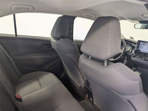 Used 2022 Toyota Corolla LE FWD image 29