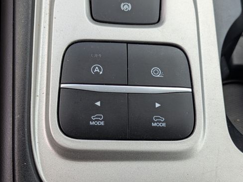 Used 2024 Ford Explorer XLT RWD image 29