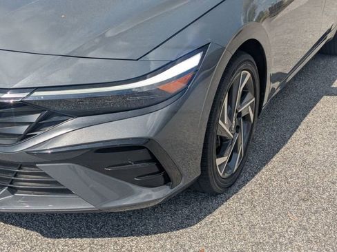 Used 2025 Hyundai Elantra SEL FWD image 9
