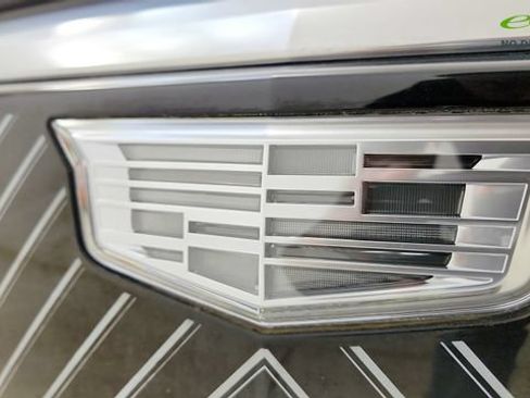 Used 2025 Cadillac Lyriq Luxury AWD/4WD image 31