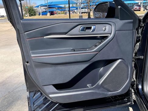 Used 2025 Ford Explorer ST-Line w/ ST-Line Street Pack image 21