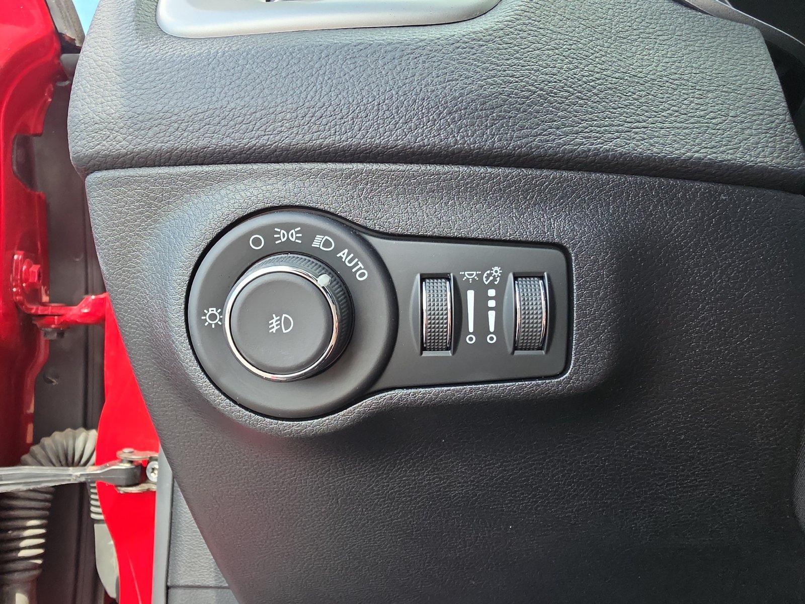 Used 2018 Jeep Compass Latitude w/ Popular Equipment Group FWD image 19
