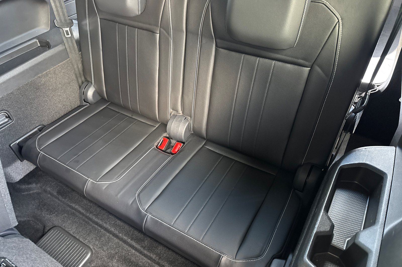 Used 2024 Volkswagen Tiguan SE R-Line FWD image 19