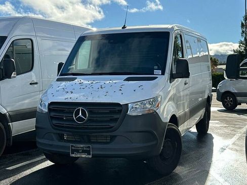 Used 2024 Mercedes-Benz Sprinter 2500 image 2