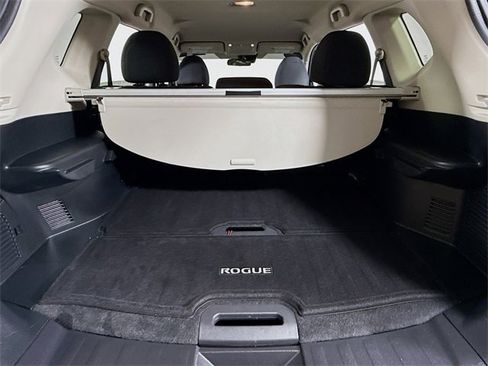 Certified 2020 Nissan Rogue S image 33