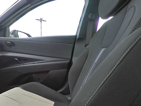 Certified 2025 Hyundai Elantra Sport FWD image 31