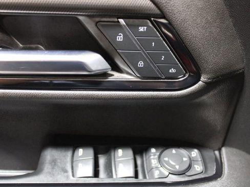 Used 2024 GMC Sierra 2500 AT4 w/ Technology Package image 10