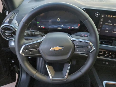 Used 2026 Chevrolet Equinox LT image 11