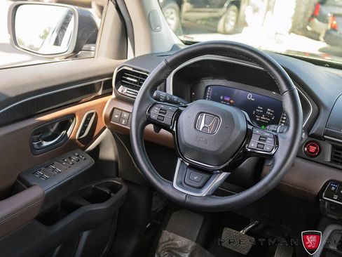 Used 2025 Honda Pilot Elite image 39