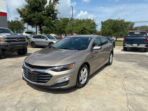 Used 2023 Chevrolet Malibu LT FWD image 3