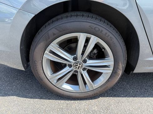 Used 2024 Volkswagen Jetta SE FWD image 29