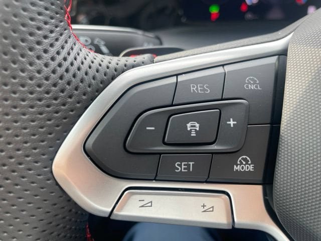 New 2026 Volkswagen GTI SE FWD image 19