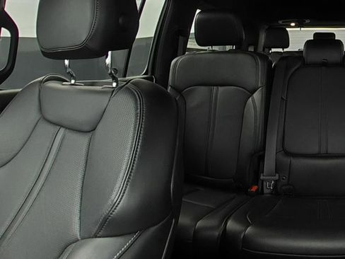 Used 2025 Jeep Wagoneer Series II w/ 8-Passenger Seating Package AWD/4WD image 31