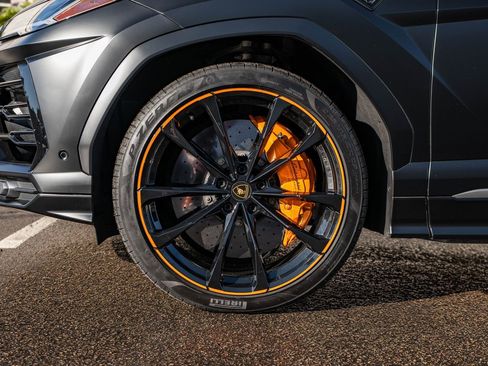 Used 2022 Lamborghini Urus image 9