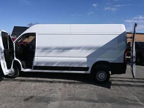 Used 2024 RAM ProMaster 2500 image 27