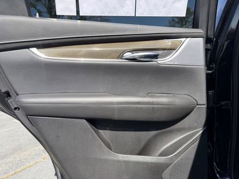 Used 2022 Cadillac XT5 Premium Luxury w/ Platinum Package FWD image 31