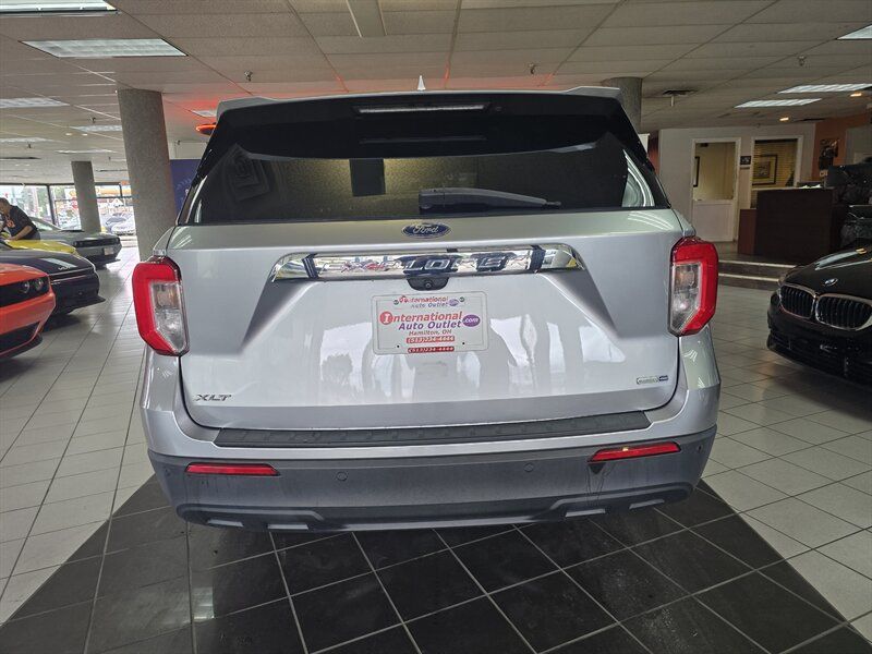 Used 2020 Ford Explorer XLT AWD/4WD image 5