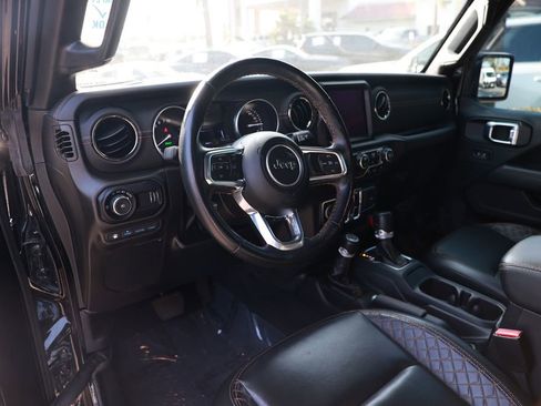 Used 2023 Jeep Wrangler Unlimited Sahara AWD/4WD image 17
