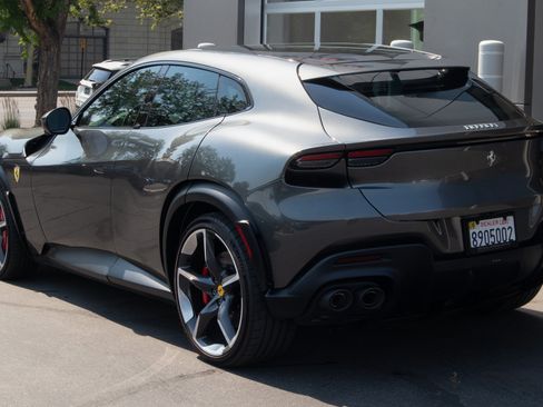 Used 2023 Ferrari Purosangue AWD/4WD image 3