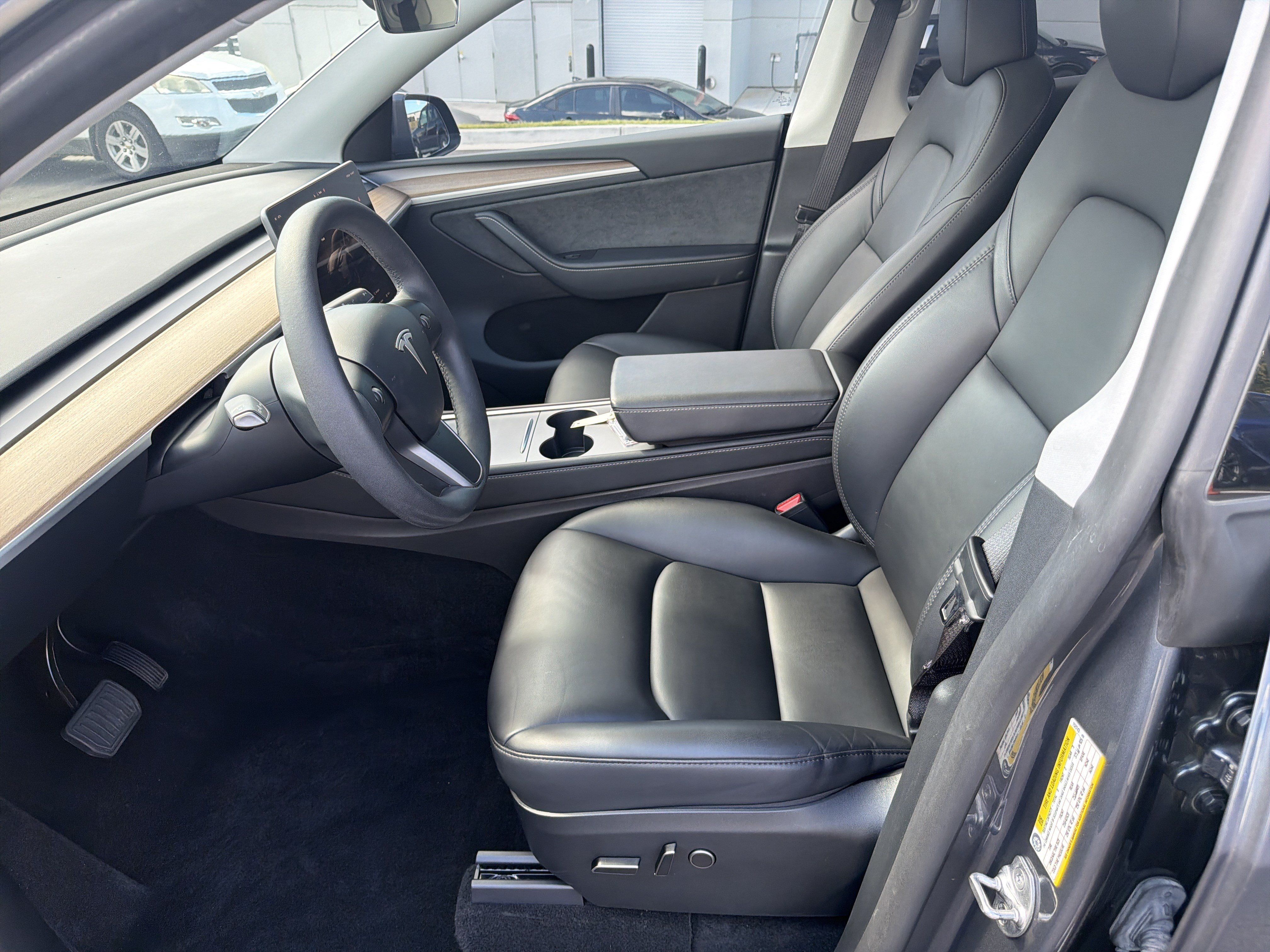 Used 2023 Tesla Model Y Long Range AWD/4WD image 9