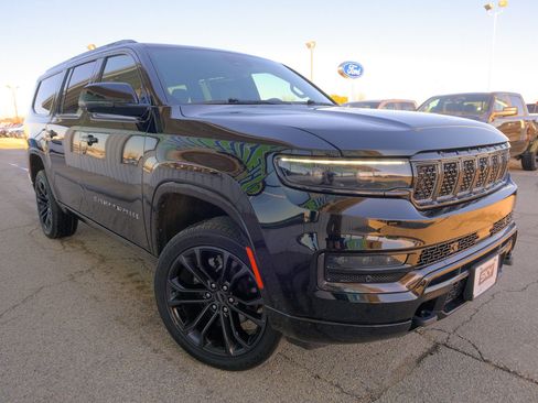 Used 2023 Jeep Grand Wagoneer L Series III w/ Rear Seat Video Group 1 image 13