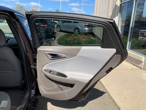 Used 2016 Chevrolet Malibu LT image 27