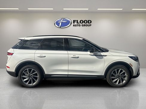 New 2026 Lincoln Corsair Premiere image 4