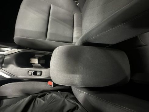 Used 2025 Toyota Corolla LE FWD image 28