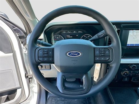 New 2025 Ford F550 4x4 Crew Cab image 7