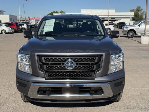 Used 2020 Nissan Titan SV w/ SV Convenience Package image 9