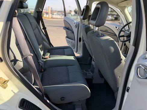 Used 2007 Chrysler PT Cruiser image 23
