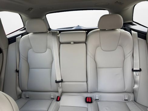New 2026 Volvo XC60 B5 Ultra w/ Protection Package Premier AWD/4WD image 12