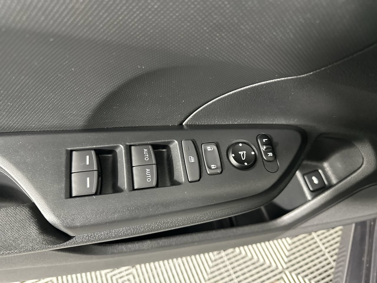 Used 2019 Honda Civic LX image 3