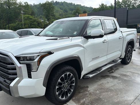 Used 2023 Toyota Tundra Limited AWD/4WD image 7