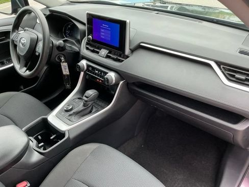 Used 2024 Toyota RAV4 LE AWD/4WD image 17