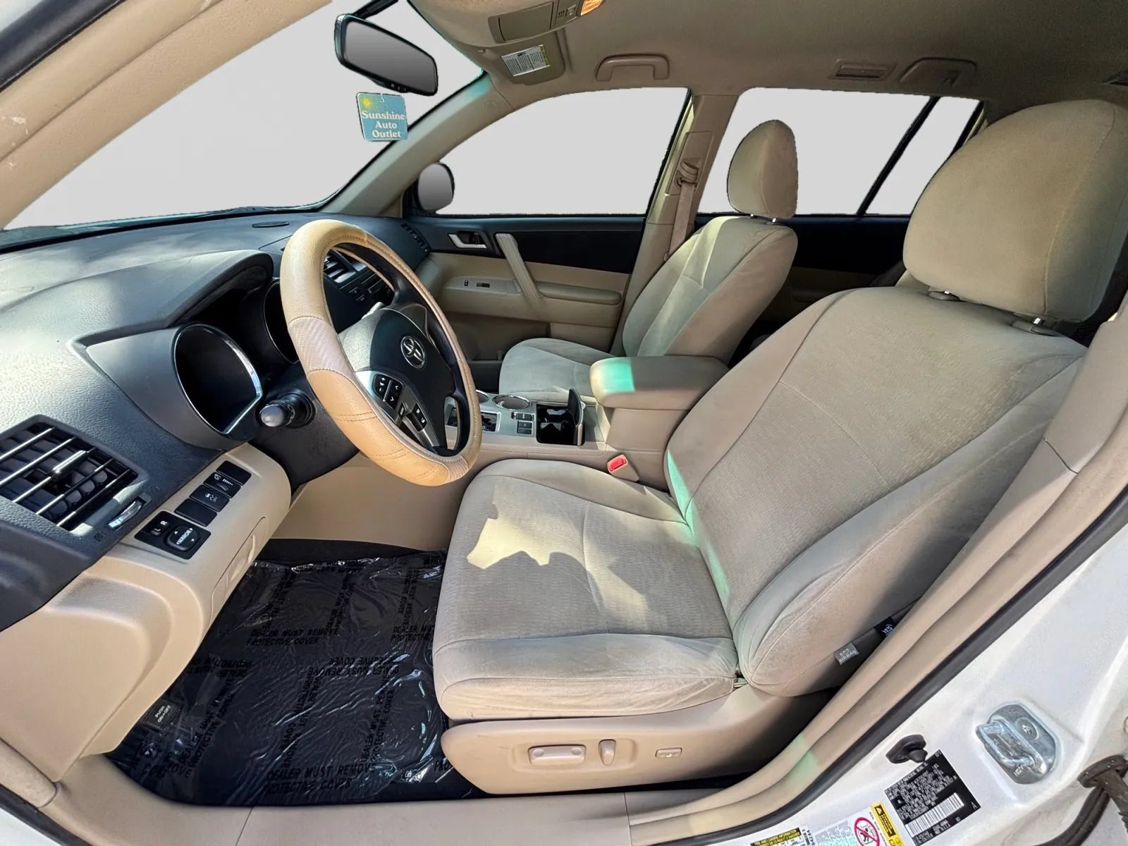 Used 2012 Toyota Highlander FWD w/ Tech Pkg image 10