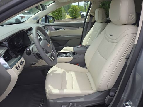 New 2026 Cadillac XT5 Premium Luxury w/ LPO, Floor Liner Package image 18