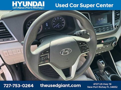 Used 2017 Hyundai Tucson SE image 10