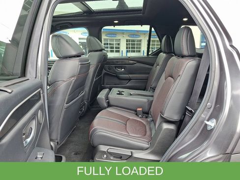 Used 2025 Honda Pilot Black Edition image 13