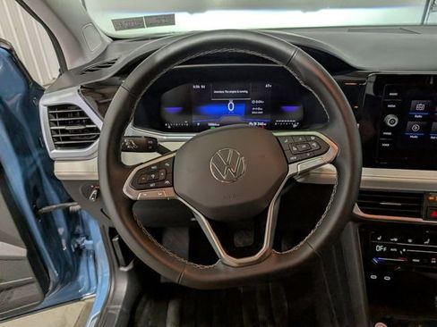 Used 2025 Volkswagen Taos SE image 16