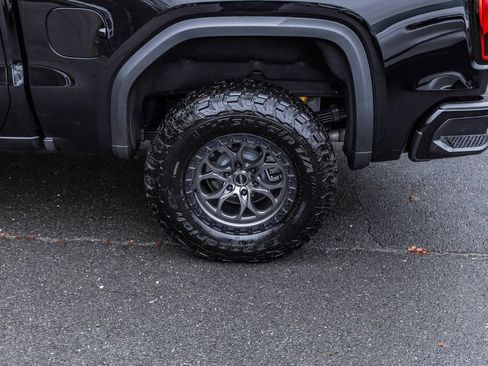 Used 2025 GMC Sierra 1500 AT4X image 13