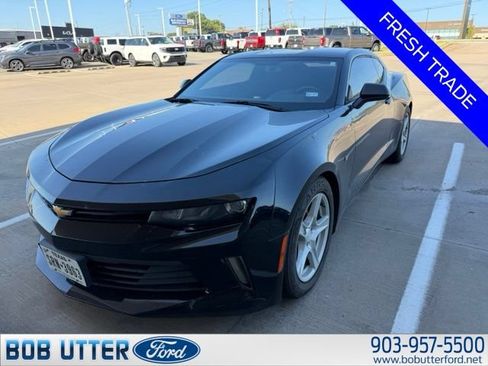 Used 2016 Chevrolet Camaro LT RWD image 3