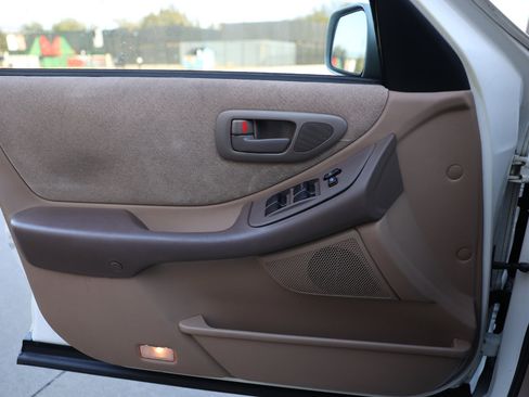 Used 1996 Toyota Avalon XL image 34