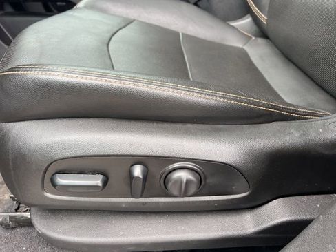 Used 2021 GMC Terrain SLT w/ Infotainment Package II image 23