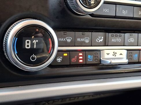 Certified 2024 Ford Expedition XLT image 27