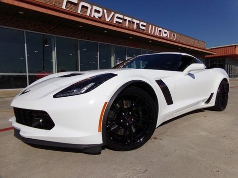 Used 2016 Chevrolet Corvette Z06 w/ 3LZ Preferred Equipment Group RWD image 1