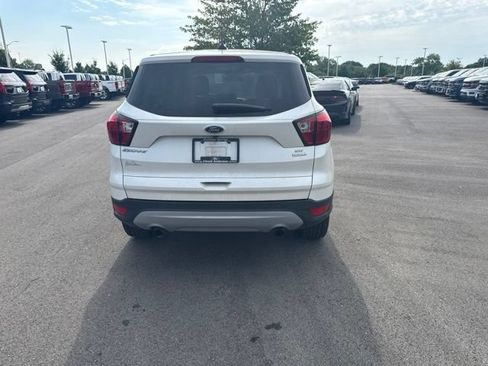Used 2019 Ford Escape SE FWD image 4