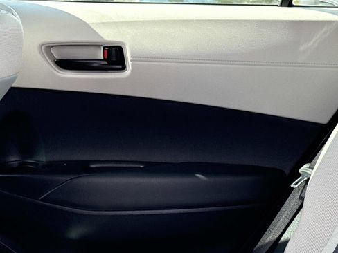 Used 2025 Toyota Corolla Cross L FWD image 14