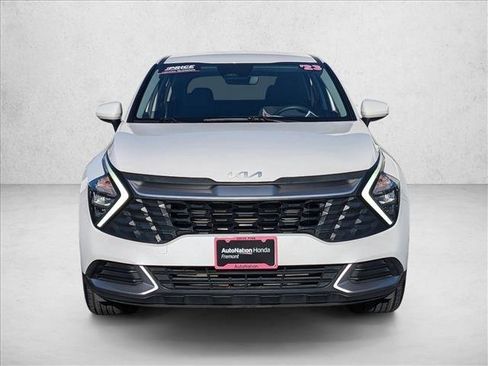 Used 2023 Kia Sportage LX image 2