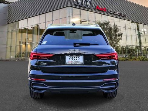 Used 2022 Audi Q3 2.0T Premium w/ Convenience Package image 3